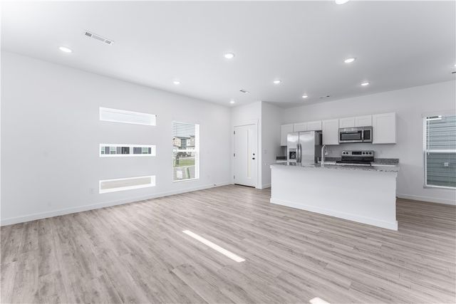 881 Massachusetts Avenue, Bentonville, AR 72713