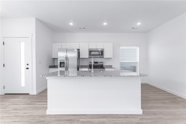 881 Massachusetts Avenue, Bentonville, AR 72713