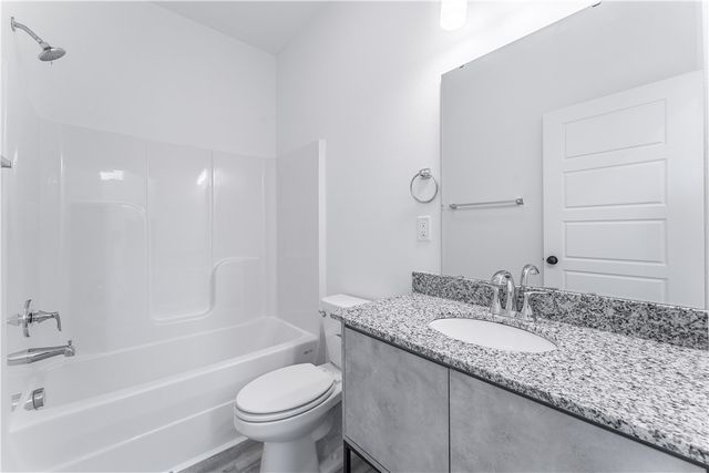 881 Massachusetts Avenue, Bentonville, AR 72713