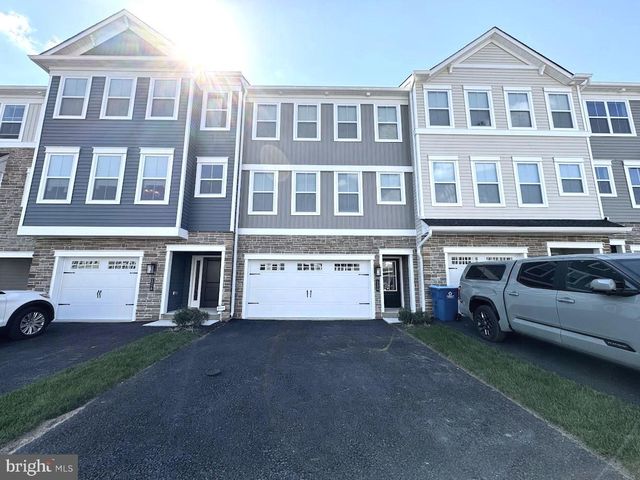 114 HIGHER ROCK CT, North Wales, PA 19454