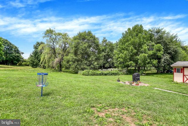 977 LAUDERMILCH RD, Palmyra, PA 17078