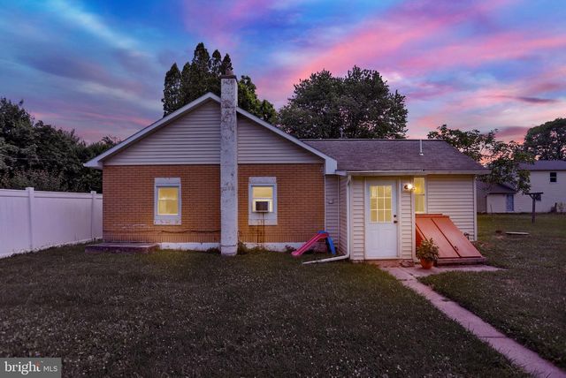 977 LAUDERMILCH RD, Palmyra, PA 17078