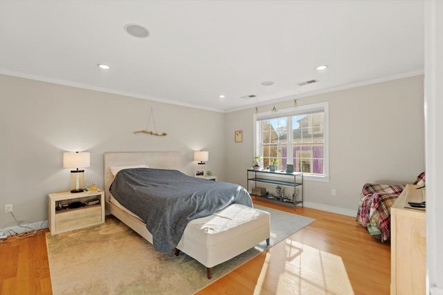 42-44 Oakview Terrace 42, Boston, MA 02130