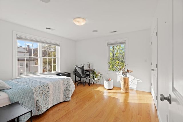 42-44 Oakview Terrace 42, Boston, MA 02130