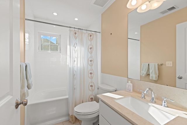 42-44 Oakview Terrace 42, Boston, MA 02130