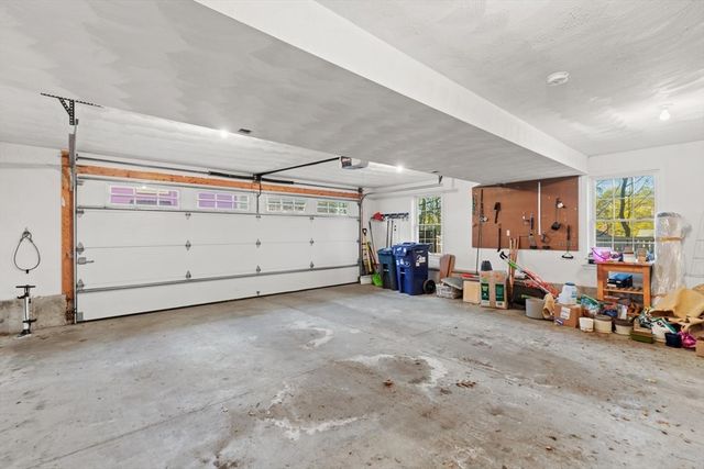 42-44 Oakview Terrace 42, Boston, MA 02130