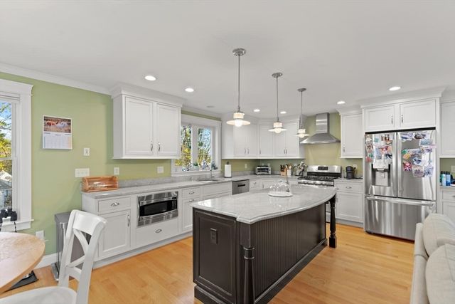 42-44 Oakview Terrace 42, Boston, MA 02130