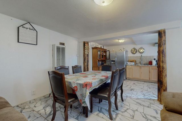 409 57th Street NW, Albuquerque, NM 87105