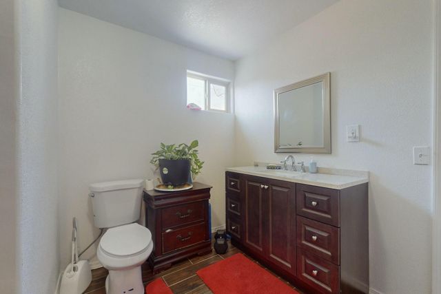 409 57th Street NW, Albuquerque, NM 87105