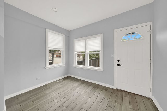 3805 W 63rd Place, Chicago, IL 60629