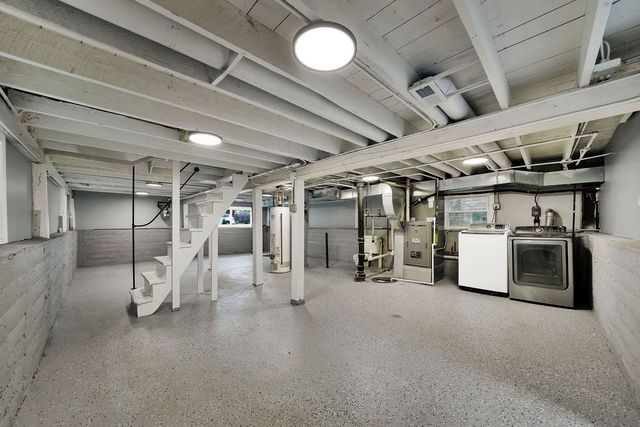 3805 W 63rd Place, Chicago, IL 60629