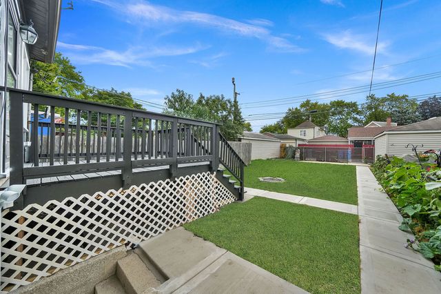 3805 W 63rd Place, Chicago, IL 60629