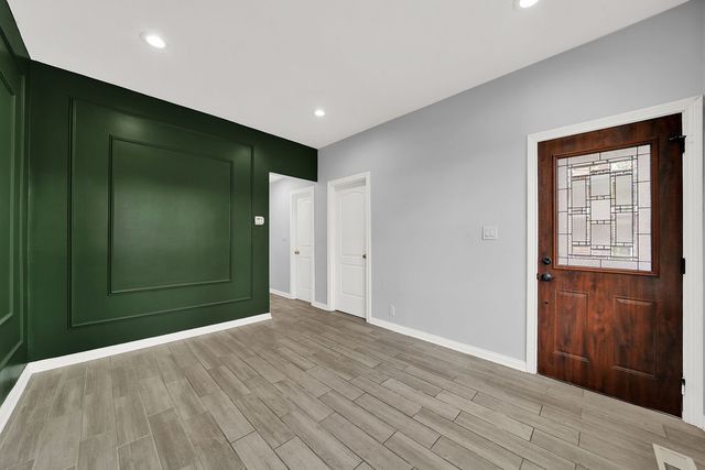 3805 W 63rd Place, Chicago, IL 60629