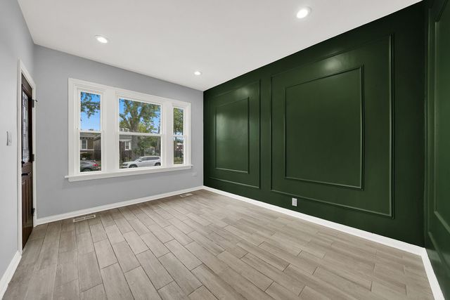 3805 W 63rd Place, Chicago, IL 60629