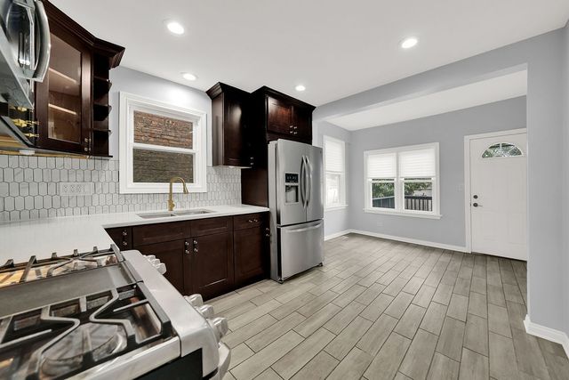 3805 W 63rd Place, Chicago, IL 60629
