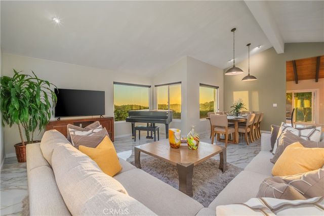 2817 N Mountain, Claremont, CA 91711