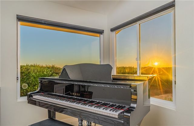 2817 N Mountain, Claremont, CA 91711