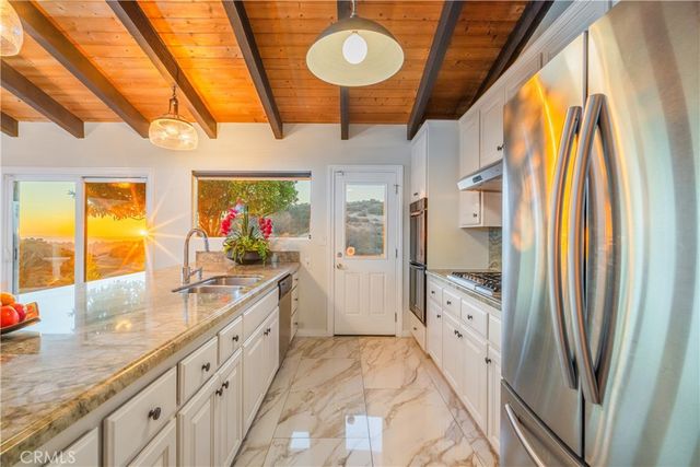 2817 N Mountain, Claremont, CA 91711