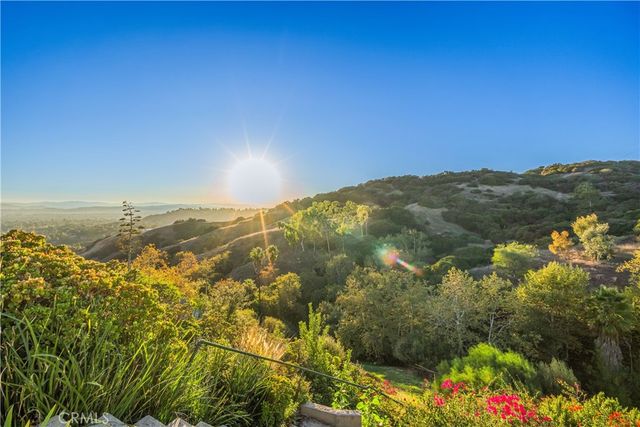 2817 N Mountain, Claremont, CA 91711