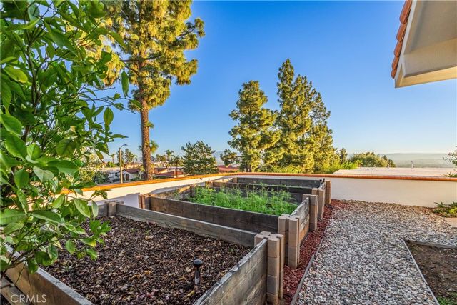 2817 N Mountain, Claremont, CA 91711