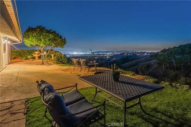 2817 N Mountain, Claremont, CA 91711