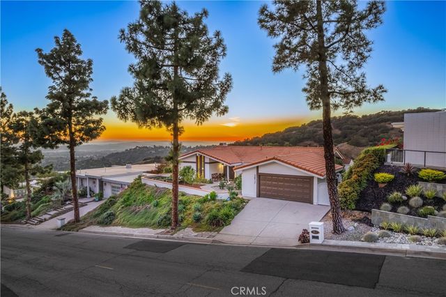 2817 N Mountain, Claremont, CA 91711