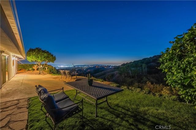 2817 N Mountain, Claremont, CA 91711