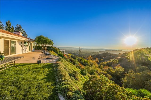 2817 N Mountain, Claremont, CA 91711