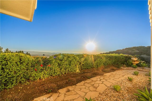 2817 N Mountain, Claremont, CA 91711