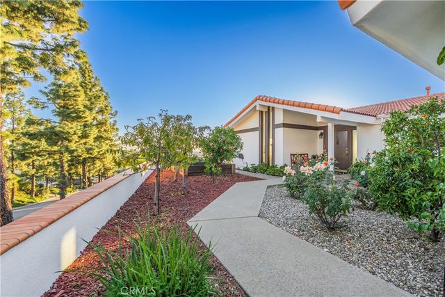 2817 N Mountain, Claremont, CA 91711