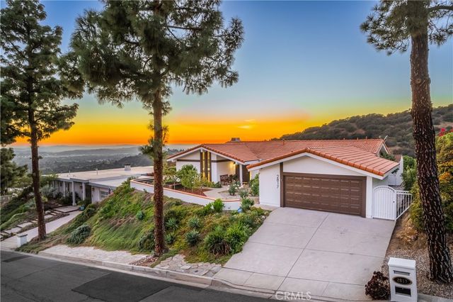 2817 N Mountain, Claremont, CA 91711