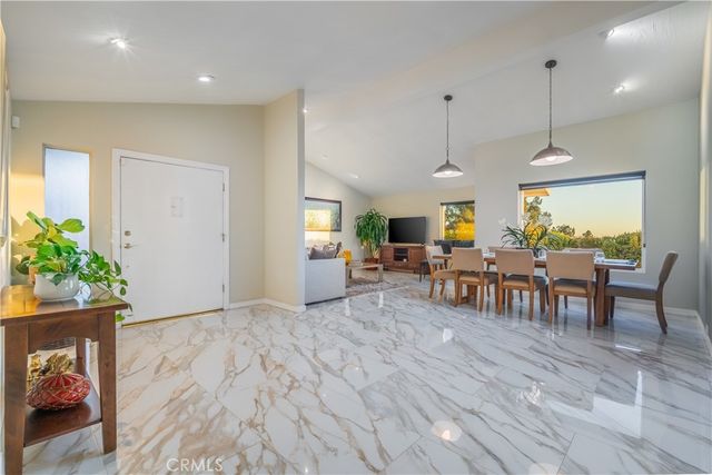 2817 N Mountain, Claremont, CA 91711