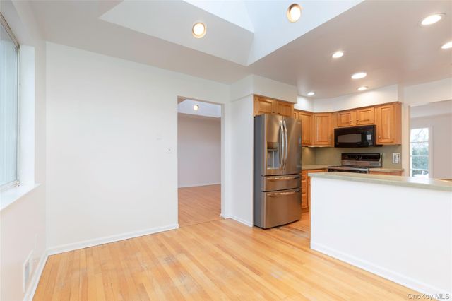 14 Theresa Lane, Harrison, NY 10528