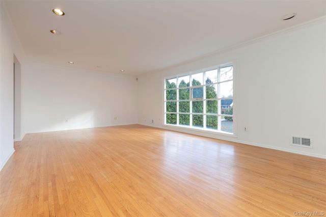 14 Theresa Lane, Harrison, NY 10528