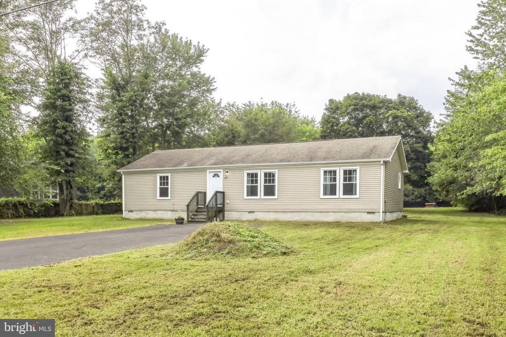 719 HOPEWELL DR, Clayton, DE 19938