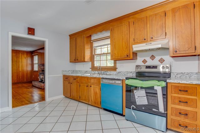 2112 Wynnewood Dr, Chesterfield, VA 23235