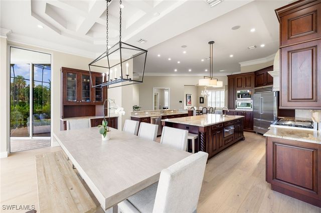 707 Hickory RD, Naples, FL 34108