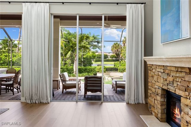 707 Hickory RD, Naples, FL 34108