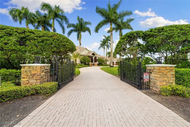707 Hickory RD, Naples, FL 34108