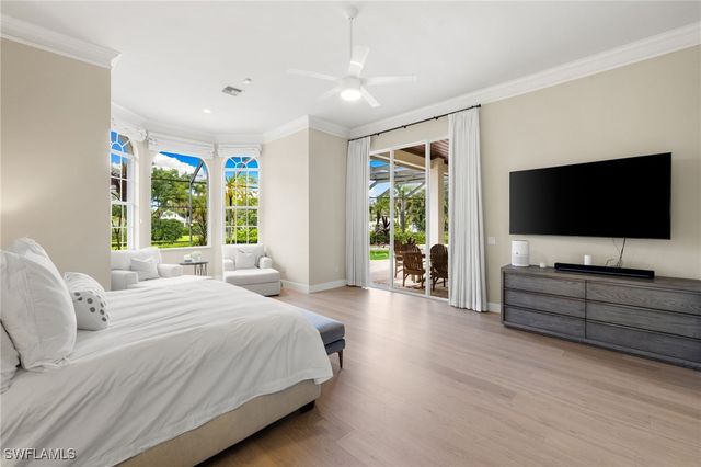 707 Hickory RD, Naples, FL 34108