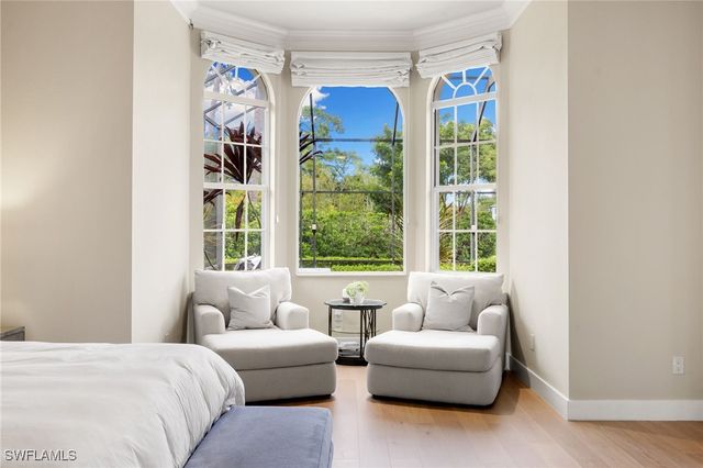 707 Hickory RD, Naples, FL 34108