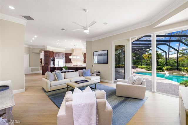 707 Hickory RD, Naples, FL 34108