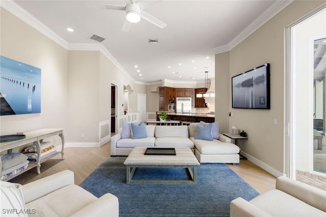 707 Hickory RD, Naples, FL 34108