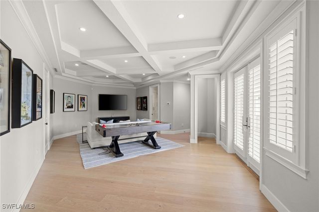 707 Hickory RD, Naples, FL 34108