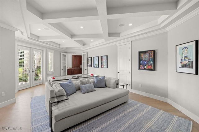 707 Hickory RD, Naples, FL 34108