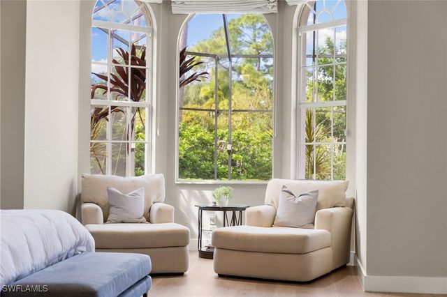 707 Hickory RD, Naples, FL 34108