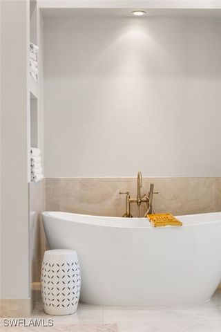 707 Hickory RD, Naples, FL 34108