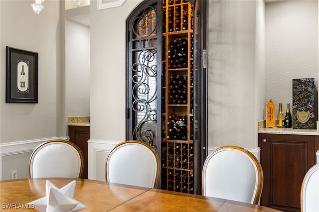 707 Hickory RD, Naples, FL 34108