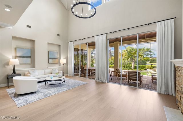 707 Hickory RD, Naples, FL 34108