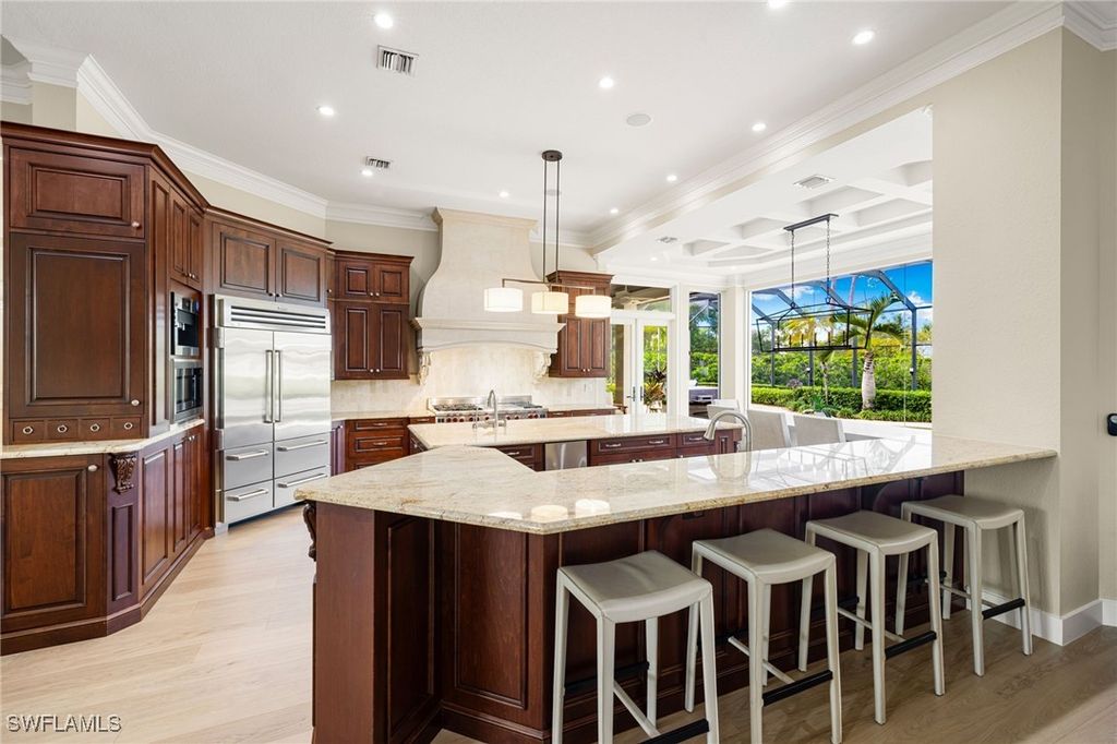 707 Hickory RD, Naples, FL 34108